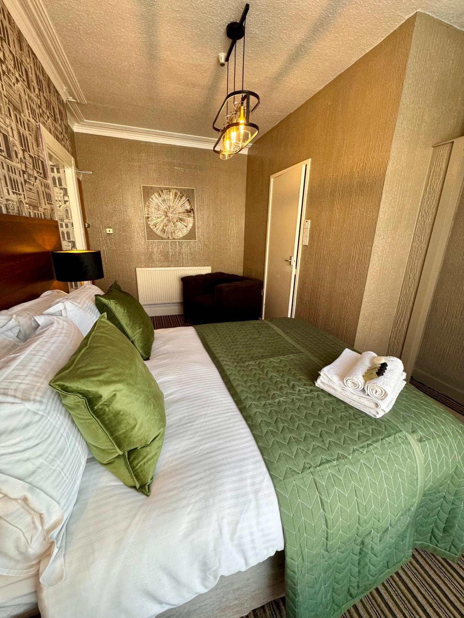 Delovely Hotel 黑潭 外观 照片