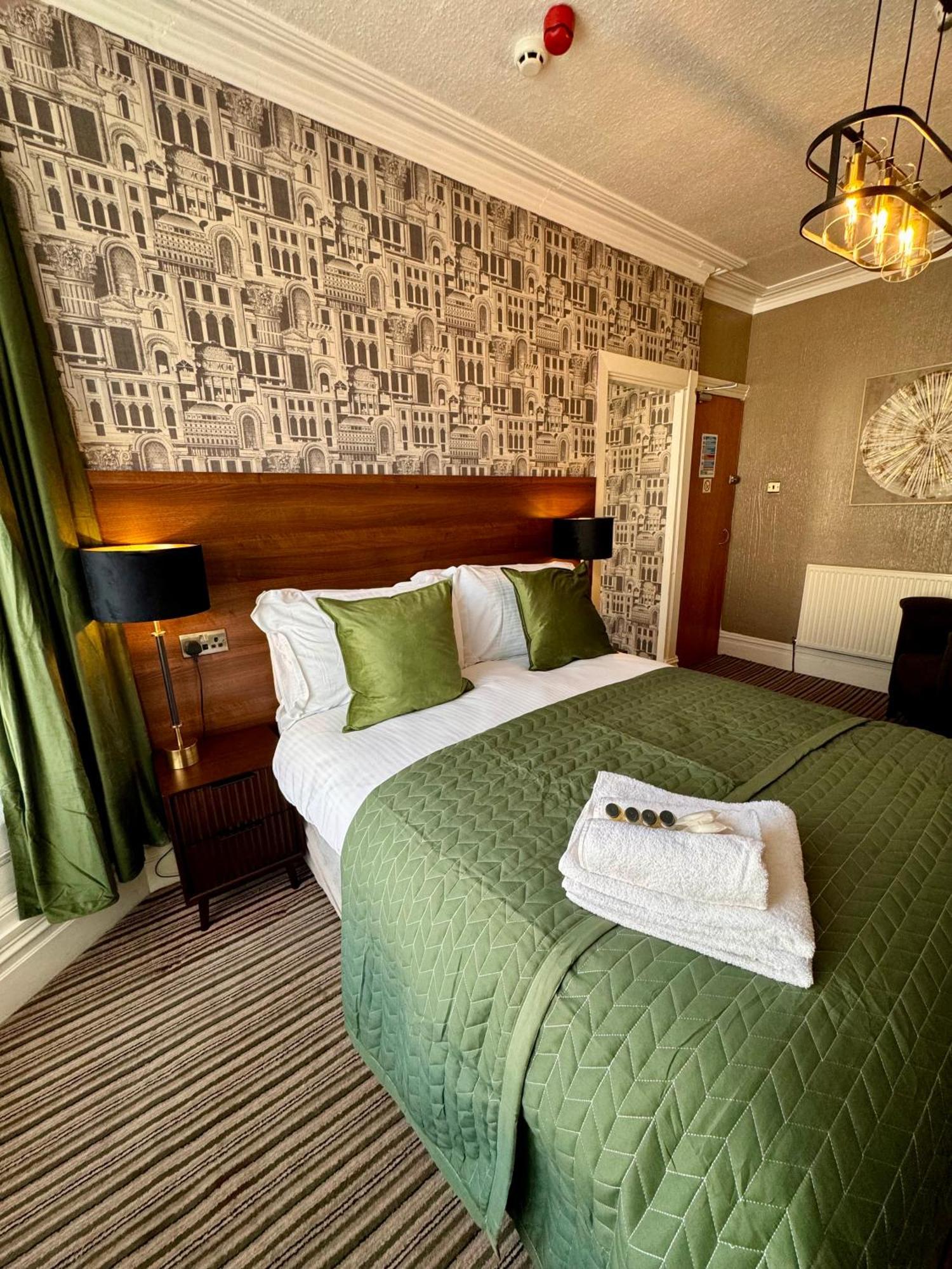 Delovely Hotel 黑潭 外观 照片